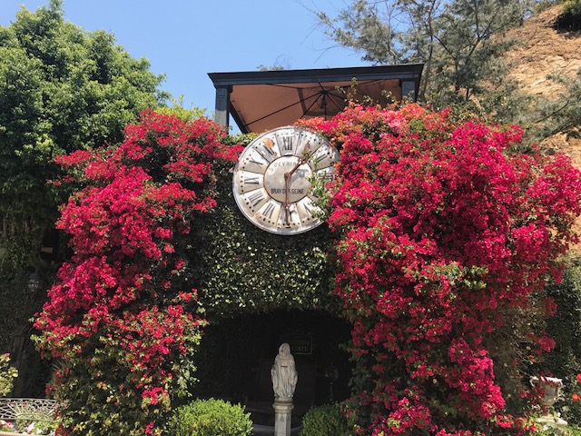 Clock Houdini Estate